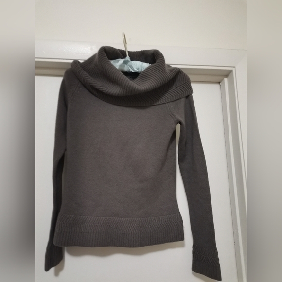 Christopher Fisher 100%cashmere sweater. Size Small. - Picture 2 of 9